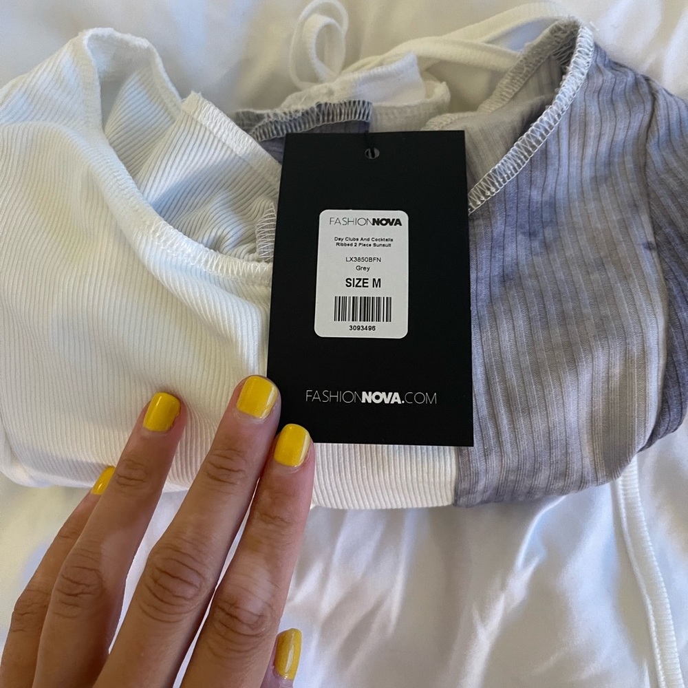 Fashion Nova ribbed 2 piece sunsuit - Picture 4 of 4